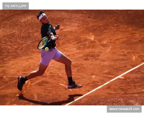 鲁德夺得埃斯托里尔站冠军，为红土赛季奠定信心